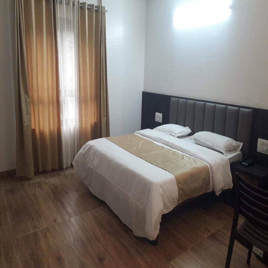 Hotel Shiv Sangram Ахмеднагар Экстерьер фото